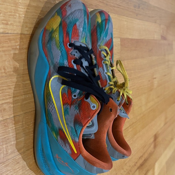 Nike Multicolor Sneakers with Yellow and Blue Highlights - Picture 5 of 9